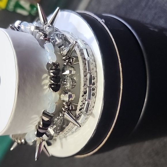 Webs of sparkle stack bracelet - Picture 2 of 3